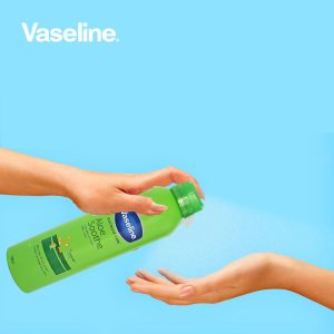 VaselineIntensiveCareSprayMoisturiserAloeSoothe3.jpg